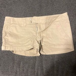 American Eagle tan shortie